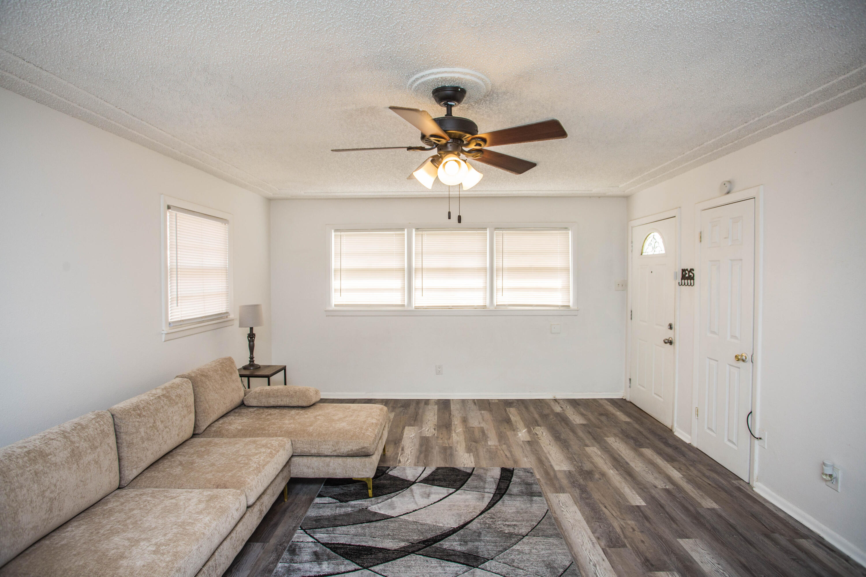 2810 54th Street Lubbock, TX 79413 - Photo 6 of 33 5V2A3246