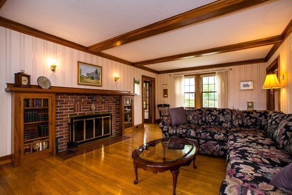72 Governors Road Milton, MA 02186 - Photo 5 of 27