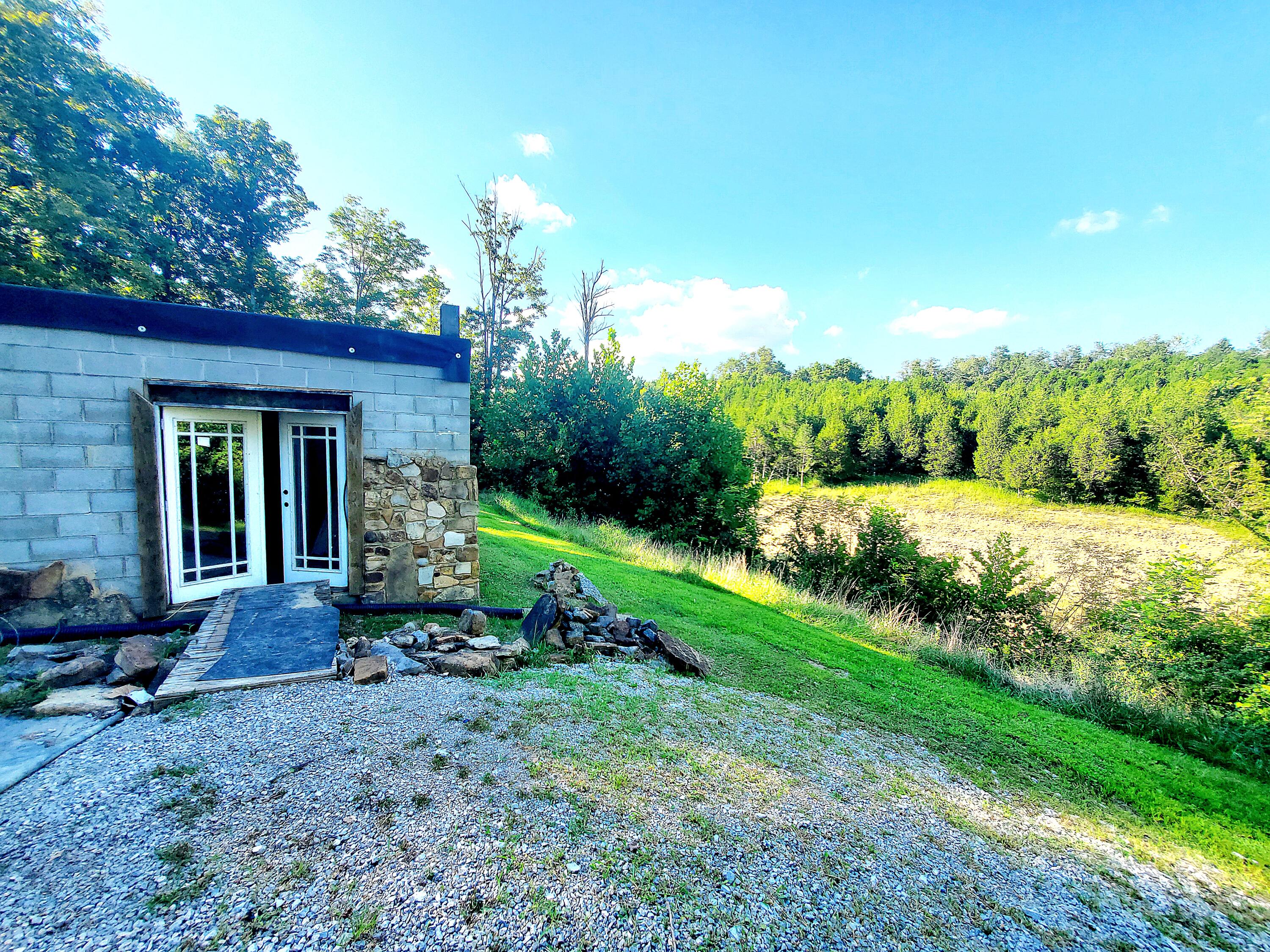 2240 Crowe Ridge Road Winchester, KY 40391 - Photo 37 of 45 20220816_175724