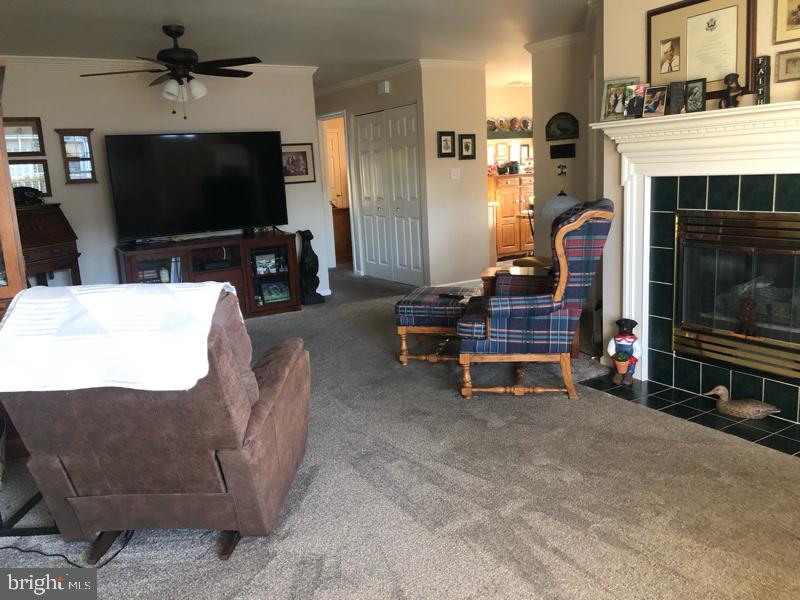 648 Hayley Road York, PA 17404 - Photo 4 of 22 Gallery Image 4