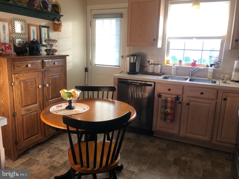 648 Hayley Road York, PA 17404 - Photo 8 of 22 Gallery Image 8