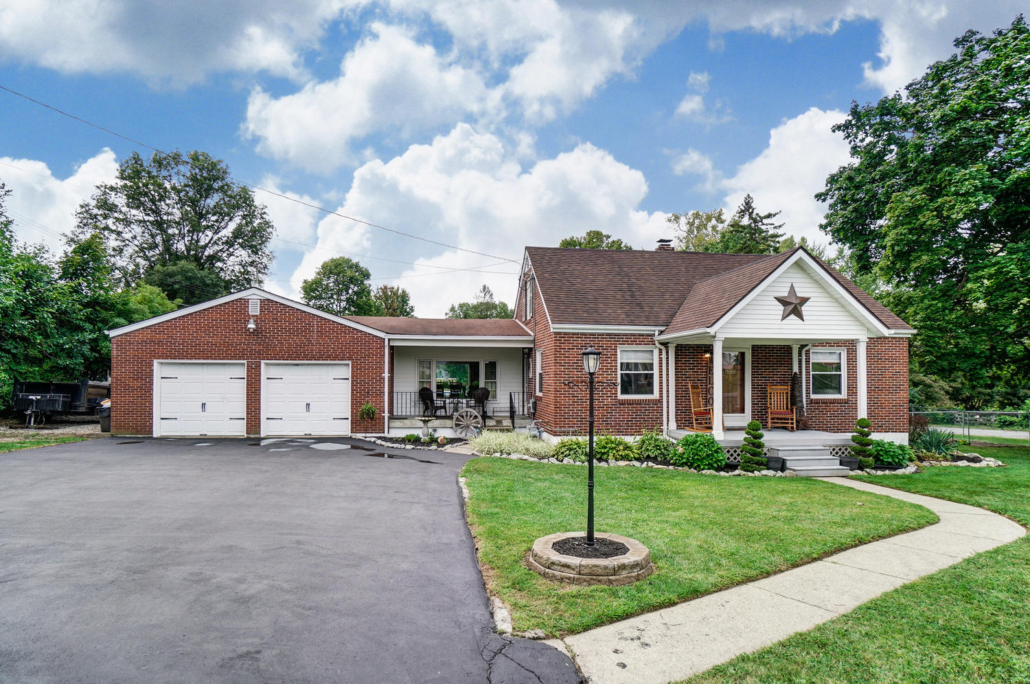 3965 New Carlisle Springfield, OH 45504 - Photo 2 of 40