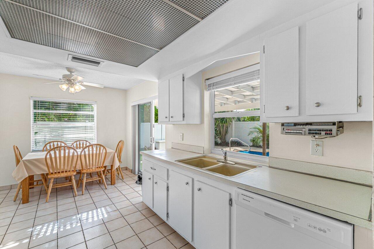 9020 Southwest 1st Street Boca Raton, FL 33428 - Photo 3 of 30 019-9020Southwest1stStreet-BocaRaton-FL-