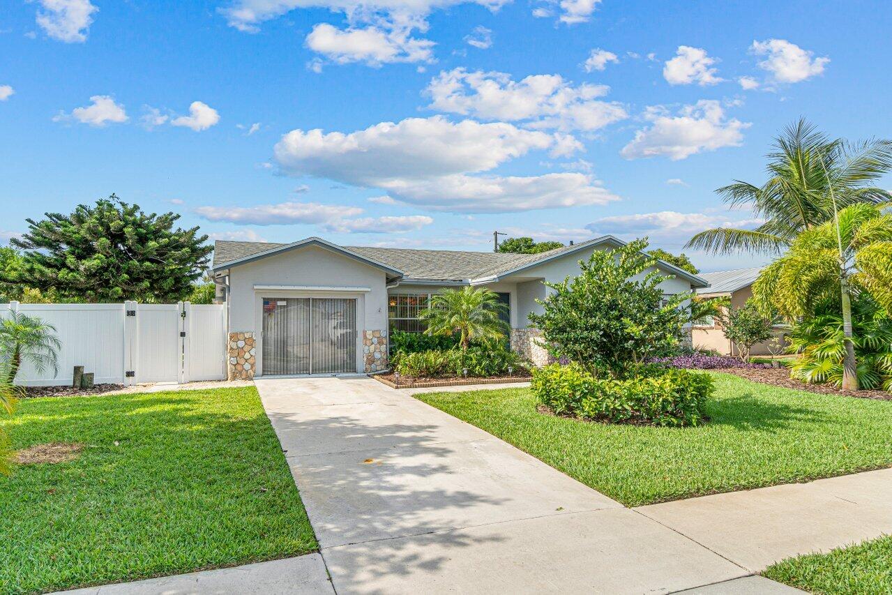 9020 Southwest 1st Street Boca Raton, FL 33428 - Photo 8 of 30 004-9020Southwest1stStreet-BocaRaton-FL-