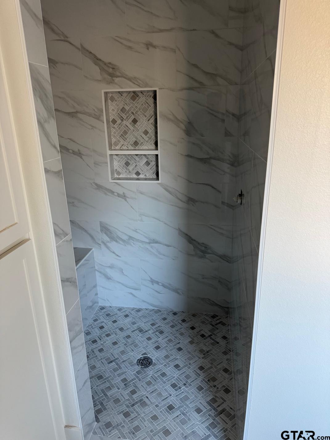 21053 County Road 26 Tyler, TX 75705 - Photo 7 of 19 a view of a bathroom