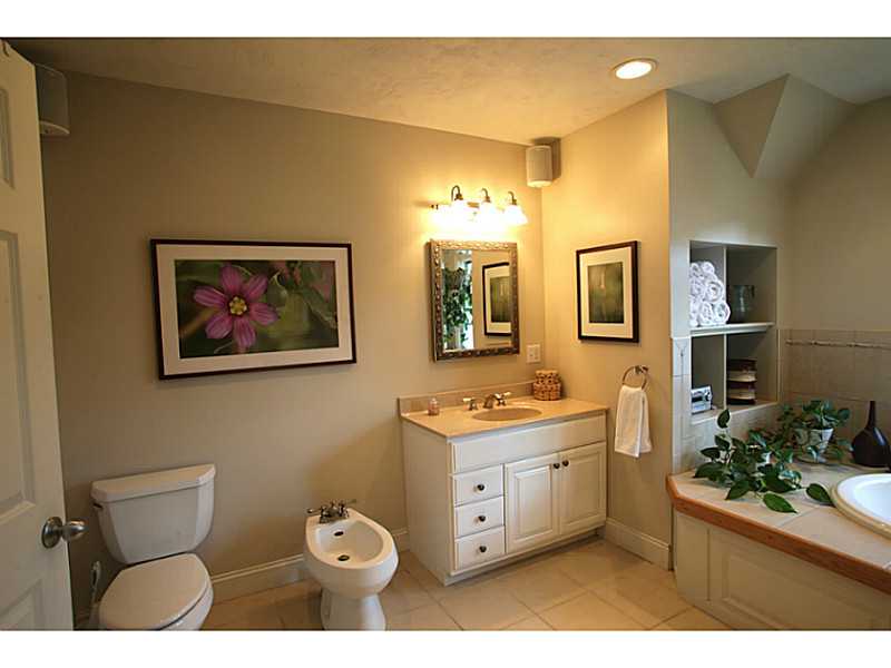 37 Standish Road Jamestown, RI 02835 - Photo 15 of 21 Master Bath/Spa.