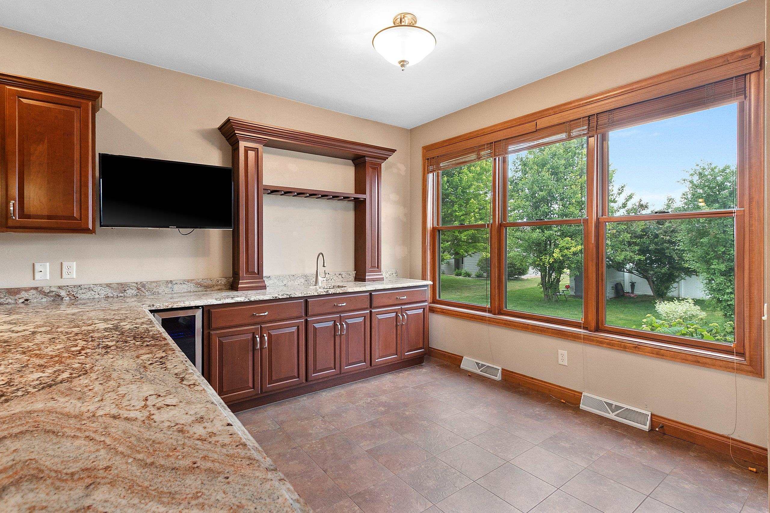 1892 Sunrise Lane Appleton, WI 54913 - Photo 11 of 50