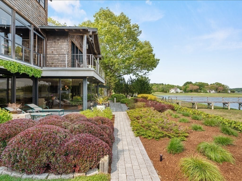 675 Bay Road Duxbury, MA 02332 - Photo 10 of 42 Gallery Image 10