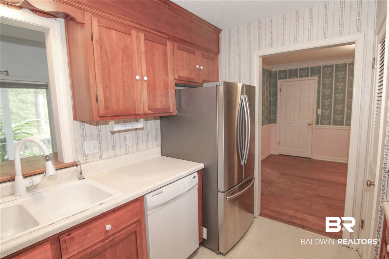 106 Pineview Circle Daphne, AL 36526 - Photo 10 of 26 Kitchen