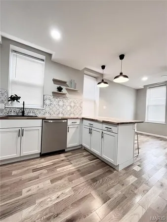 $1,350 | 3318 Illinois Avenue, Unit 2F, St. Louis, MO 63118