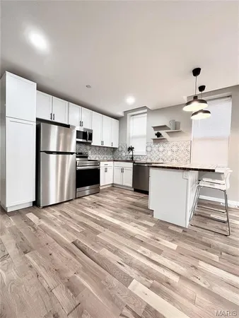$1,350 | 3318 Illinois Avenue, Unit 2F, St. Louis, MO 63118