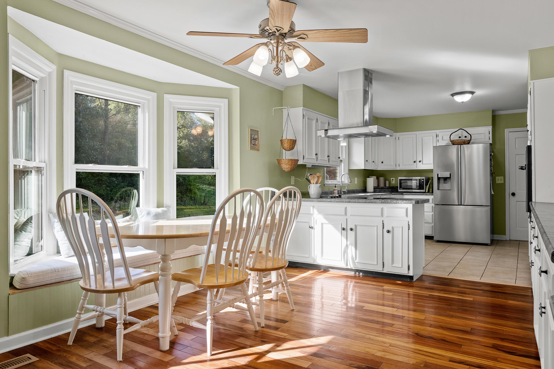 398 Shallowford Road Chattanooga, TN 37411 - Photo 11 of 47 Eat-in Kitchen