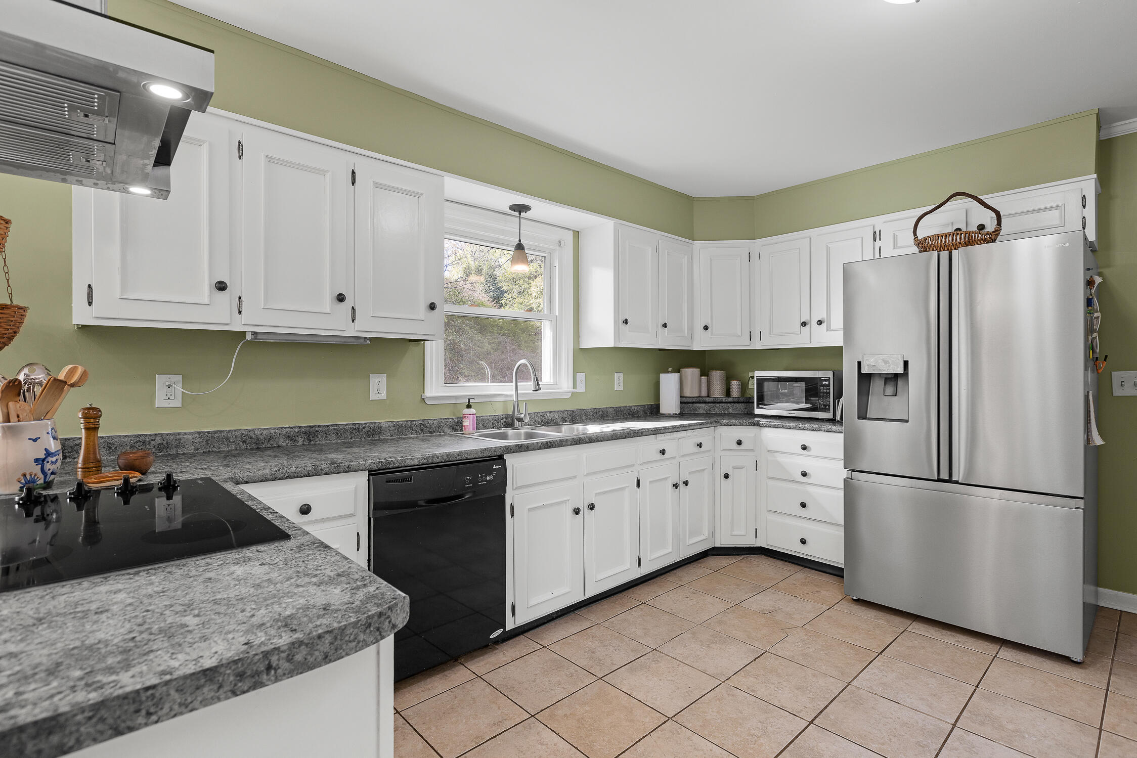 398 Shallowford Road Chattanooga, TN 37411 - Photo 15 of 47 Fresh, updated kitchen