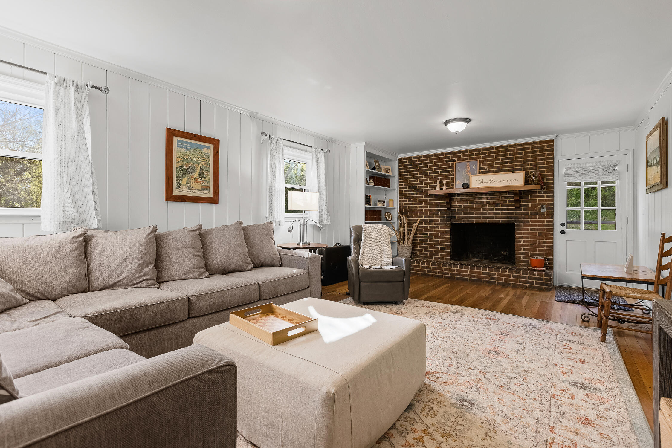 398 Shallowford Road Chattanooga, TN 37411 - Photo 34 of 47 Full size windows