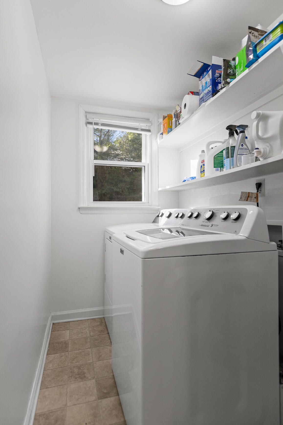 398 Shallowford Road Chattanooga, TN 37411 - Photo 36 of 47 Laundry