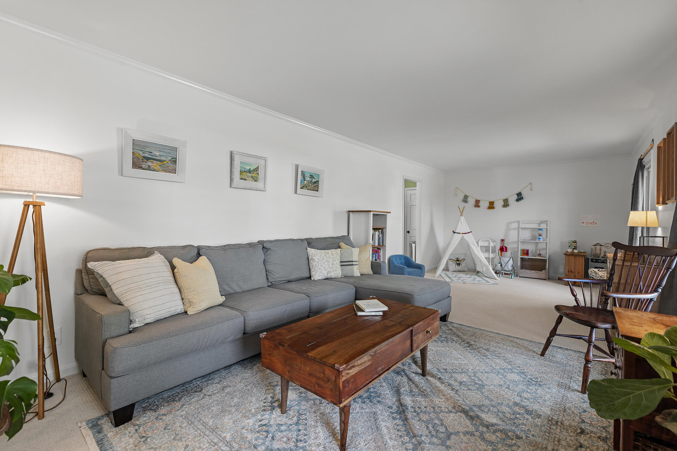398 Shallowford Road Chattanooga, TN 37411 - Photo 9 of 47 Living Room