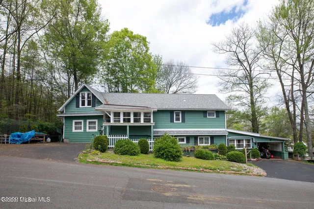 $574,900 | 150 Mohican Street, Lake George, NY 12845