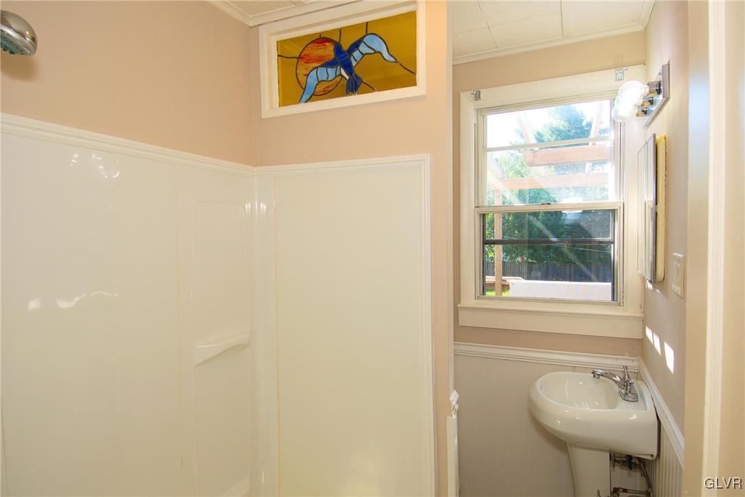 827 Maple Road Hellertown, PA 18055 - Photo 11 of 31 Gallery Image 11