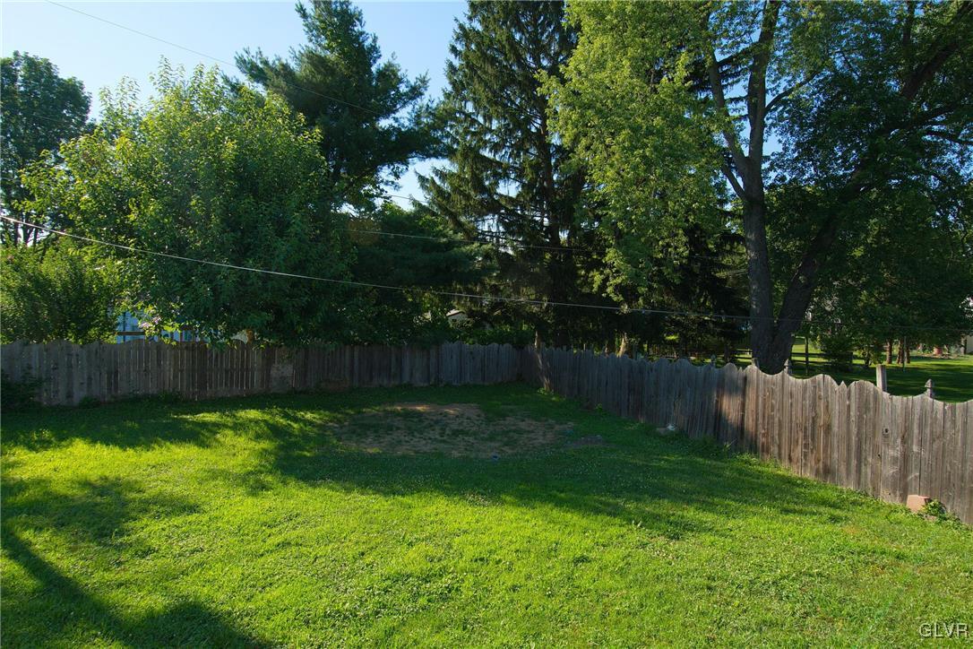 827 Maple Road Hellertown, PA 18055 - Photo 30 of 31 Gallery Image 30