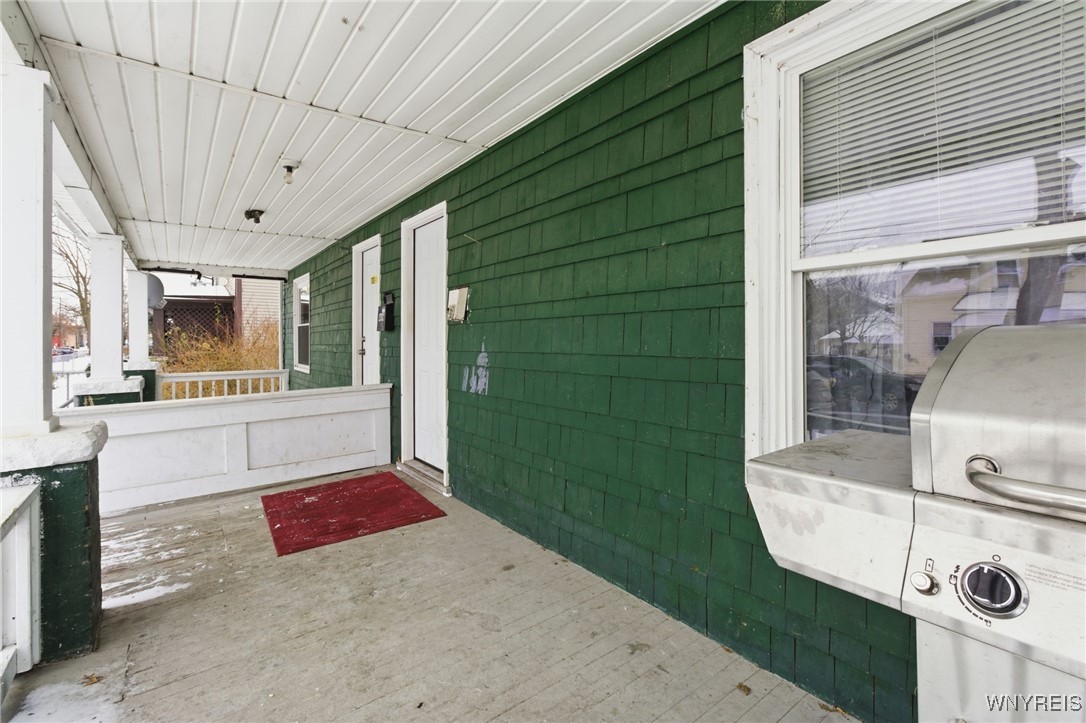 466 24th Street Niagara Falls, NY 14303 - Photo 21 of 33 Right entrance