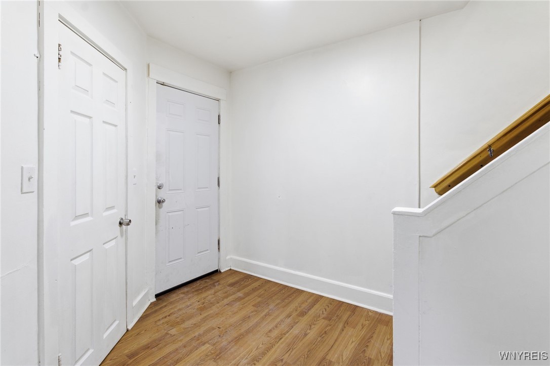 466 24th Street Niagara Falls, NY 14303 - Photo 22 of 33 Right foyer