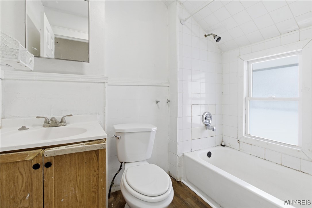 466 24th Street Niagara Falls, NY 14303 - Photo 30 of 33 Right bathroom