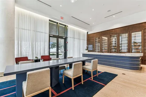 $2,700,000 | 3101 Bayshore Boulevard, Unit 1402, Tampa, FL 33629