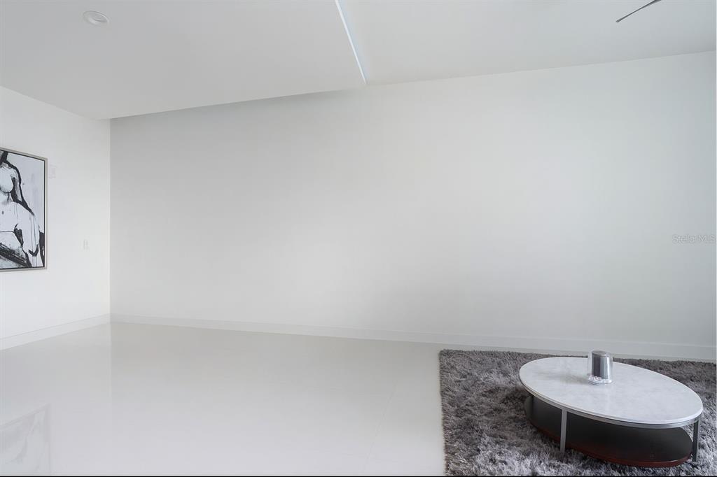 150 East Robinson Street, Unit 29B Orlando, FL 32801 - Photo 16 of 27 a bathroom with a toilet