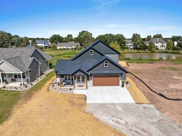 $825,000 | 1871 Ledgeview Road, De Pere, WI 54115