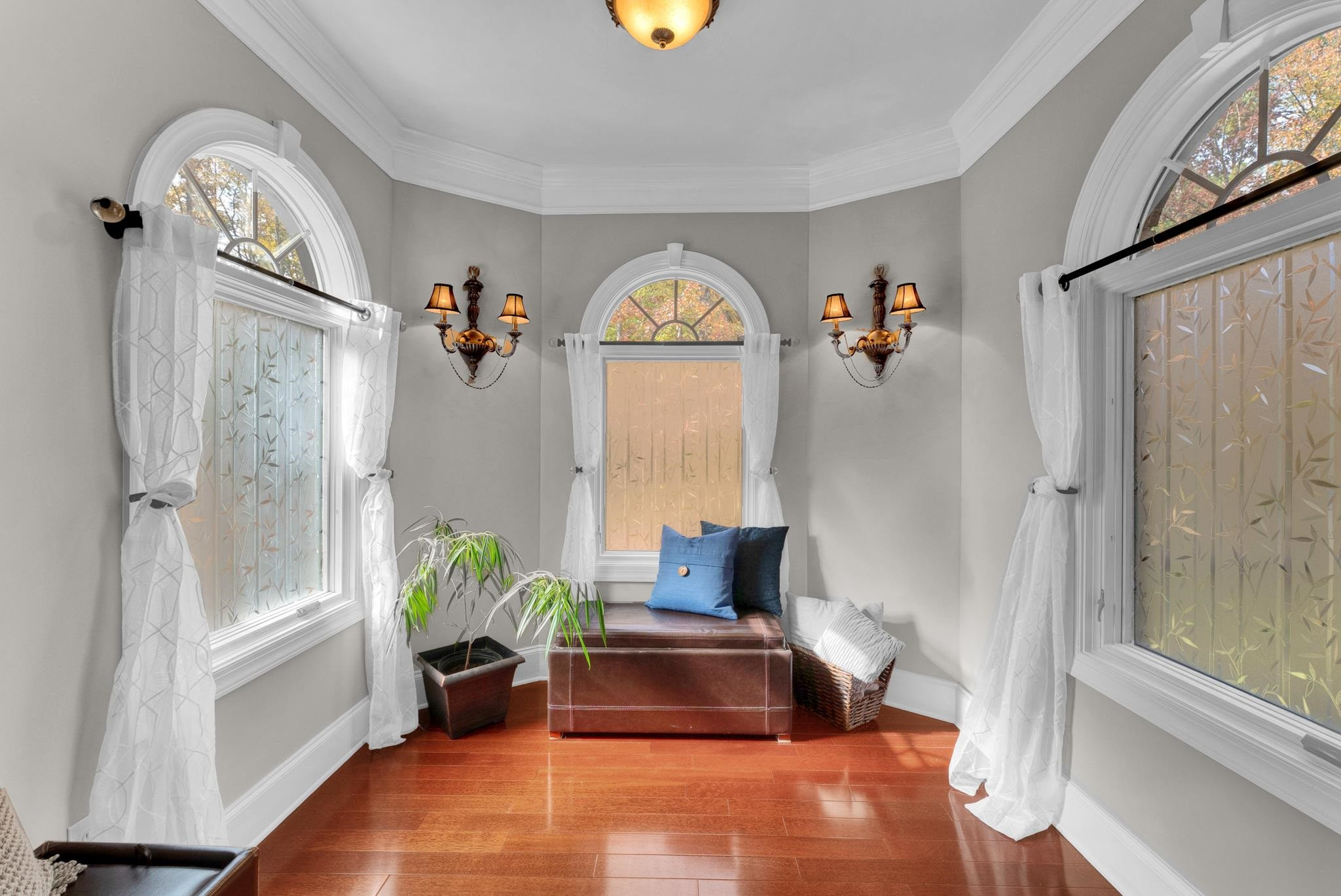 118 Citation Circle Durham, NC 27704 - Photo 28 of 67 a living room with furniture and a gate