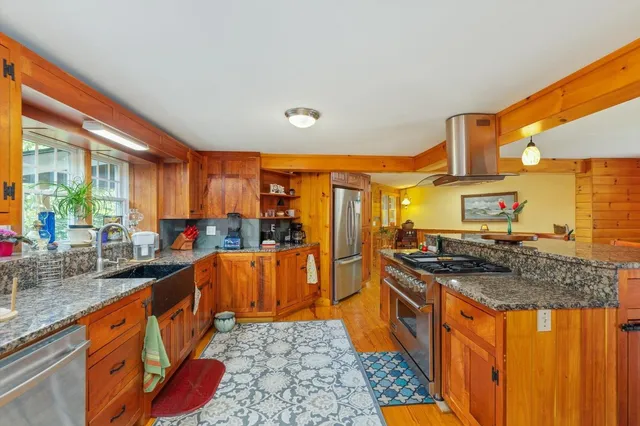 $685,000 | 801 Highway 12, Fitzwilliam, NH 03447