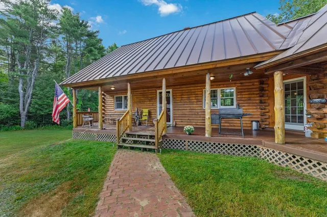 $685,000 | 801 Highway 12, Fitzwilliam, NH 03447