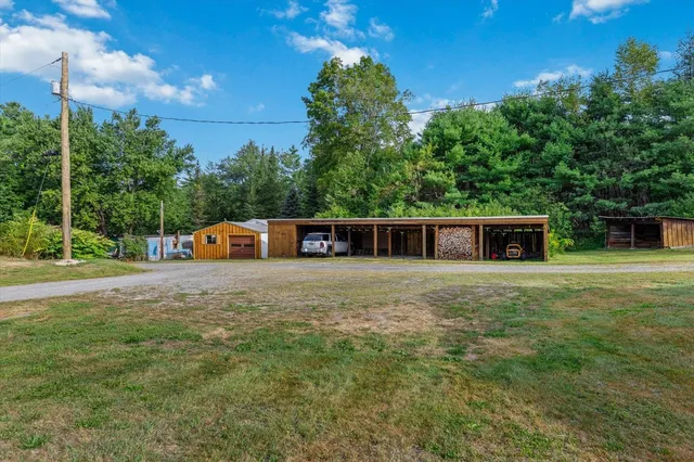 $685,000 | 801 Highway 12, Fitzwilliam, NH 03447