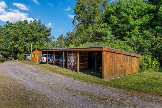 $685,000 | 801 Highway 12, Fitzwilliam, NH 03447