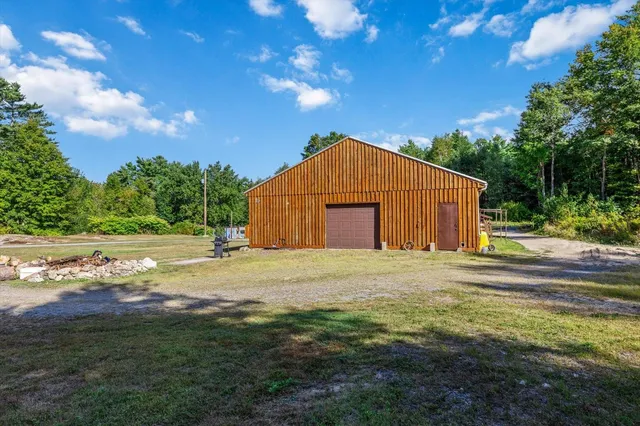 $685,000 | 801 Highway 12, Fitzwilliam, NH 03447
