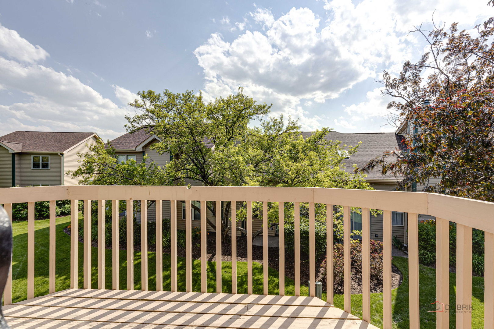 925 Ridgefield Lane Wheeling, IL 60090 - Photo 12 of 25 a view of a wooden fence