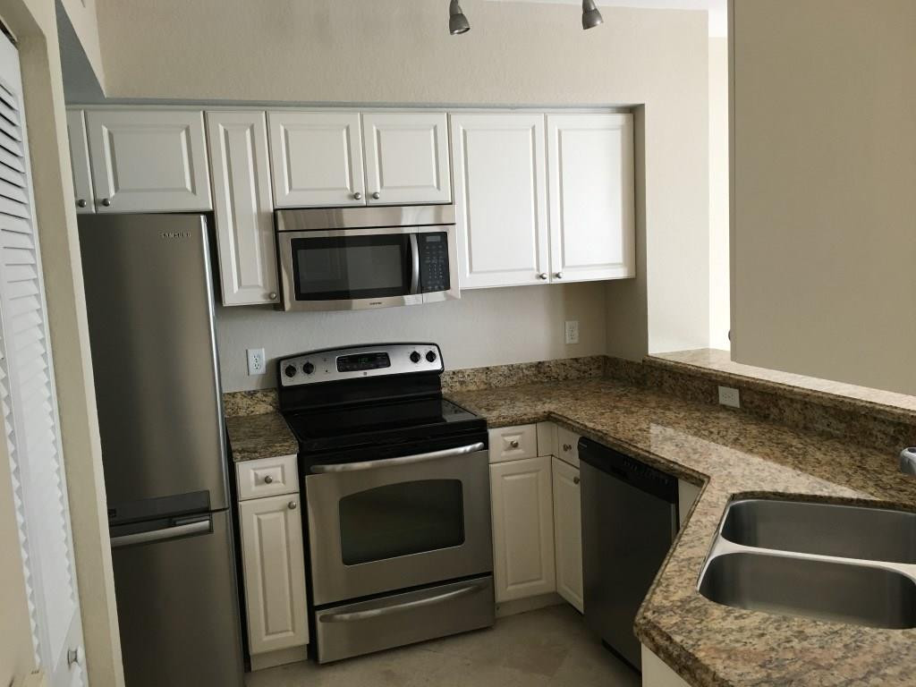 6384 West Sample Road, Unit 6384 Coral Springs, FL 33067 - Photo 3 of 21 Kitchen