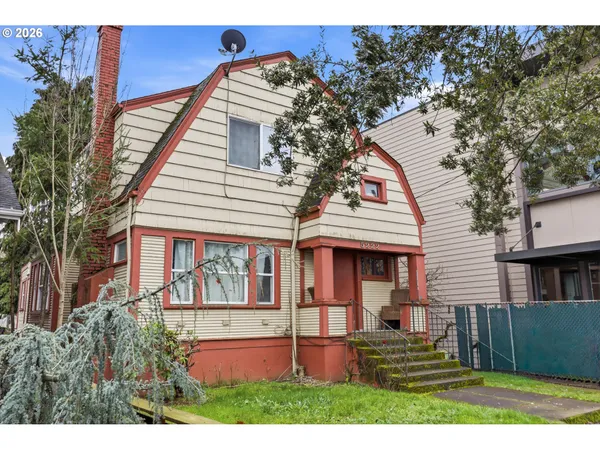 $499,900 | 5222 Southeast Woodstock Boulevard, Portland, OR 97206