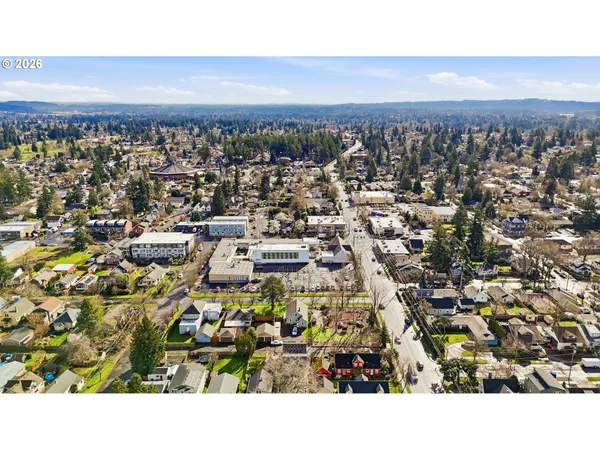 $499,900 | 5222 Southeast Woodstock Boulevard, Portland, OR 97206