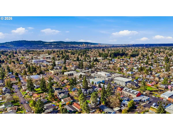 $499,900 | 5222 Southeast Woodstock Boulevard, Portland, OR 97206