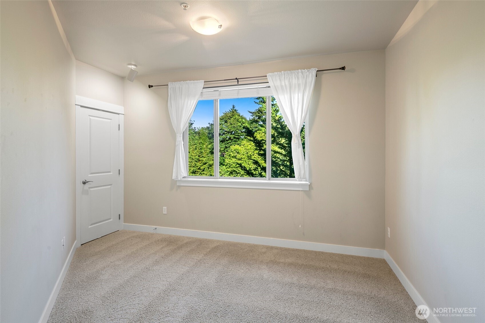15730 116th Avenue Northeast, Unit 405 Bothell, WA 98011 - Photo 16 of 31