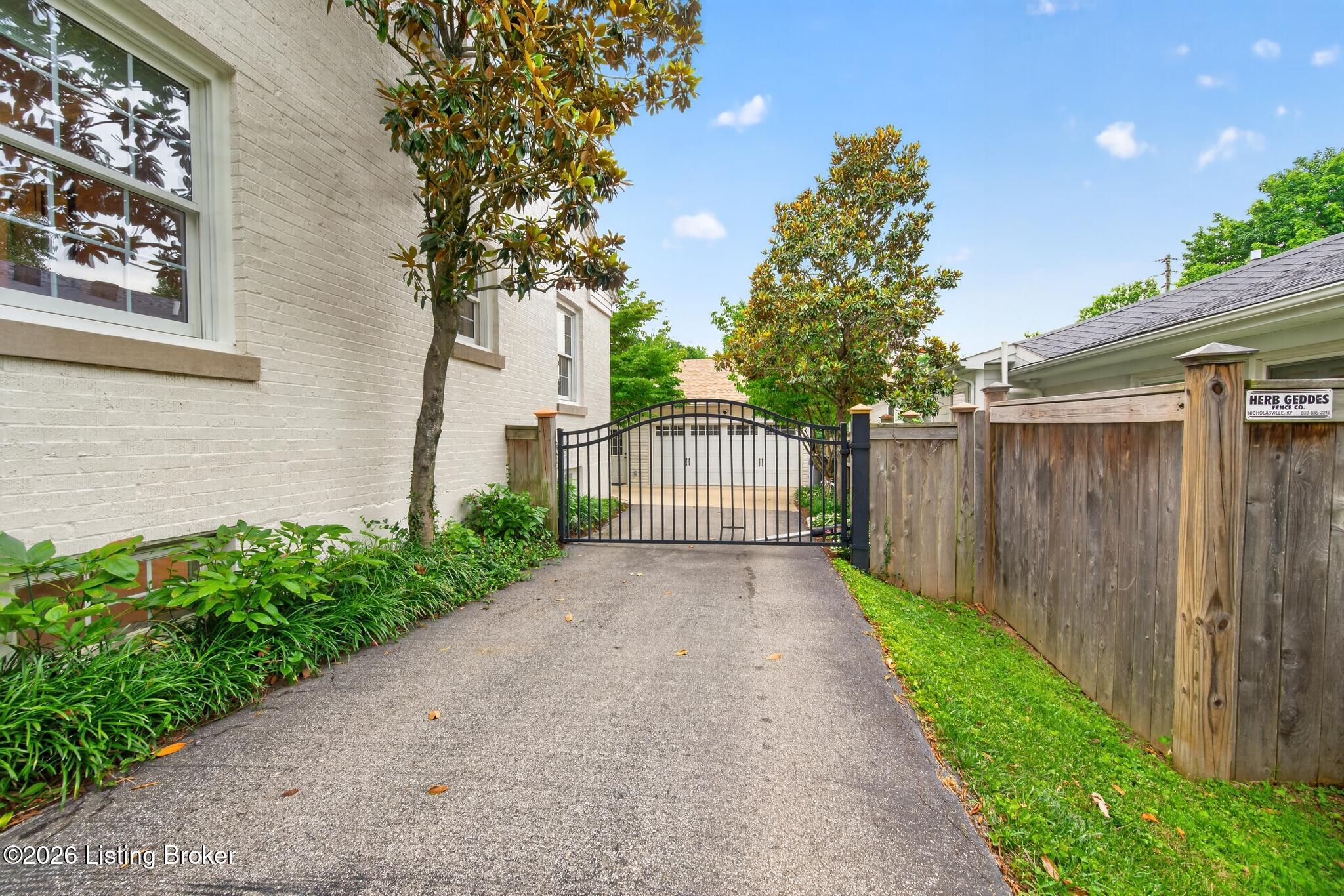 306 Garden Road Lexington, KY 40502 - Photo 60 of 79 Gated Driveway