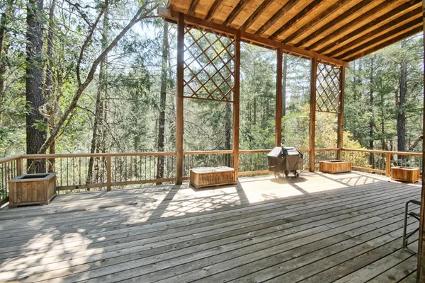 $540,000 | 939 Beaver Creek Road, Jacksonville, OR 97530