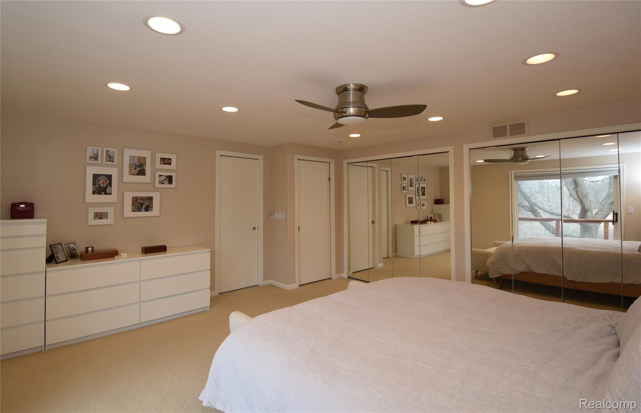 3303 Squirrel Road Bloomfield Hills, MI 48304 - Photo 32 of 75 owners suite .JPG