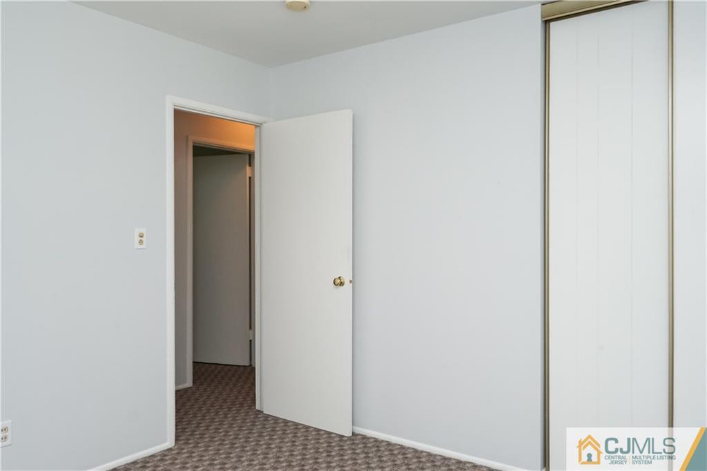 48 Cambridge Road Kendall Park, NJ 08824 - Photo 22 of 30 Gallery Image 22