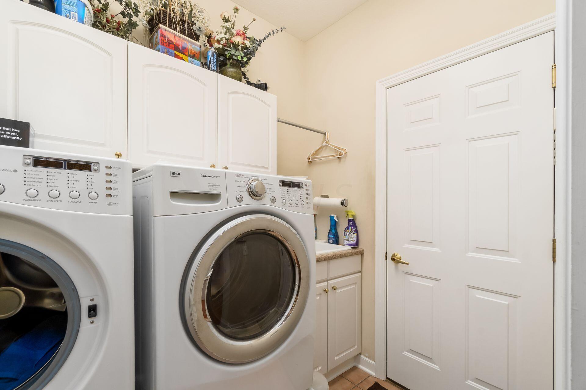 960 Reece Ridge Drive Columbus, OH 43230 - Photo 33 of 66 First floor laundry