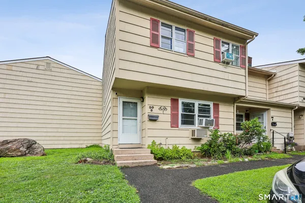 $214,900 | 30 Round Tree Drive, Unit 3, Naugatuck, CT 06770