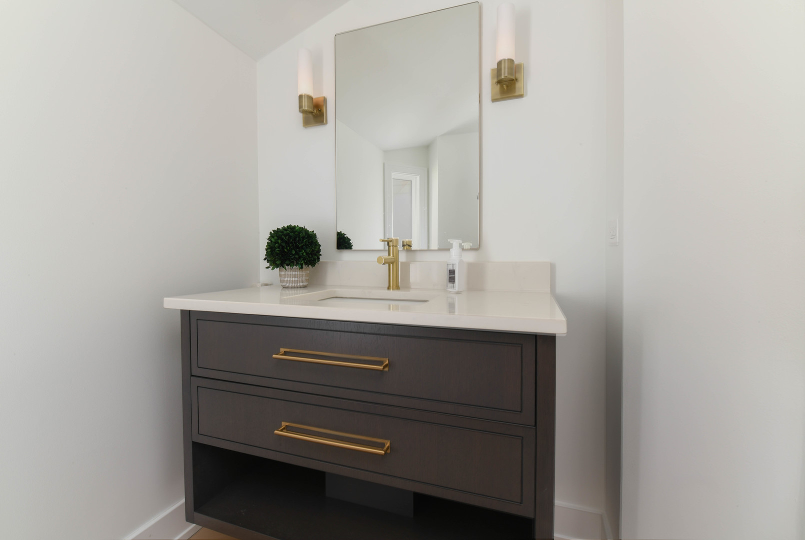 8100 Steepleside Drive Burr Ridge, IL 60527 - Photo 15 of 38