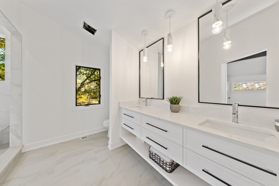 8100 Steepleside Drive Burr Ridge, IL 60527 - Photo 18 of 38