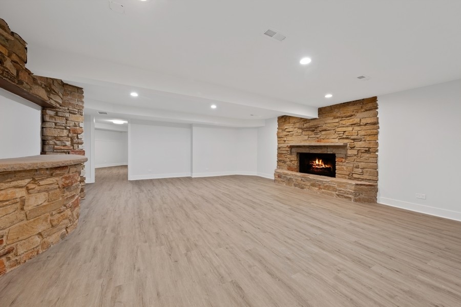 8100 Steepleside Drive Burr Ridge, IL 60527 - Photo 30 of 38